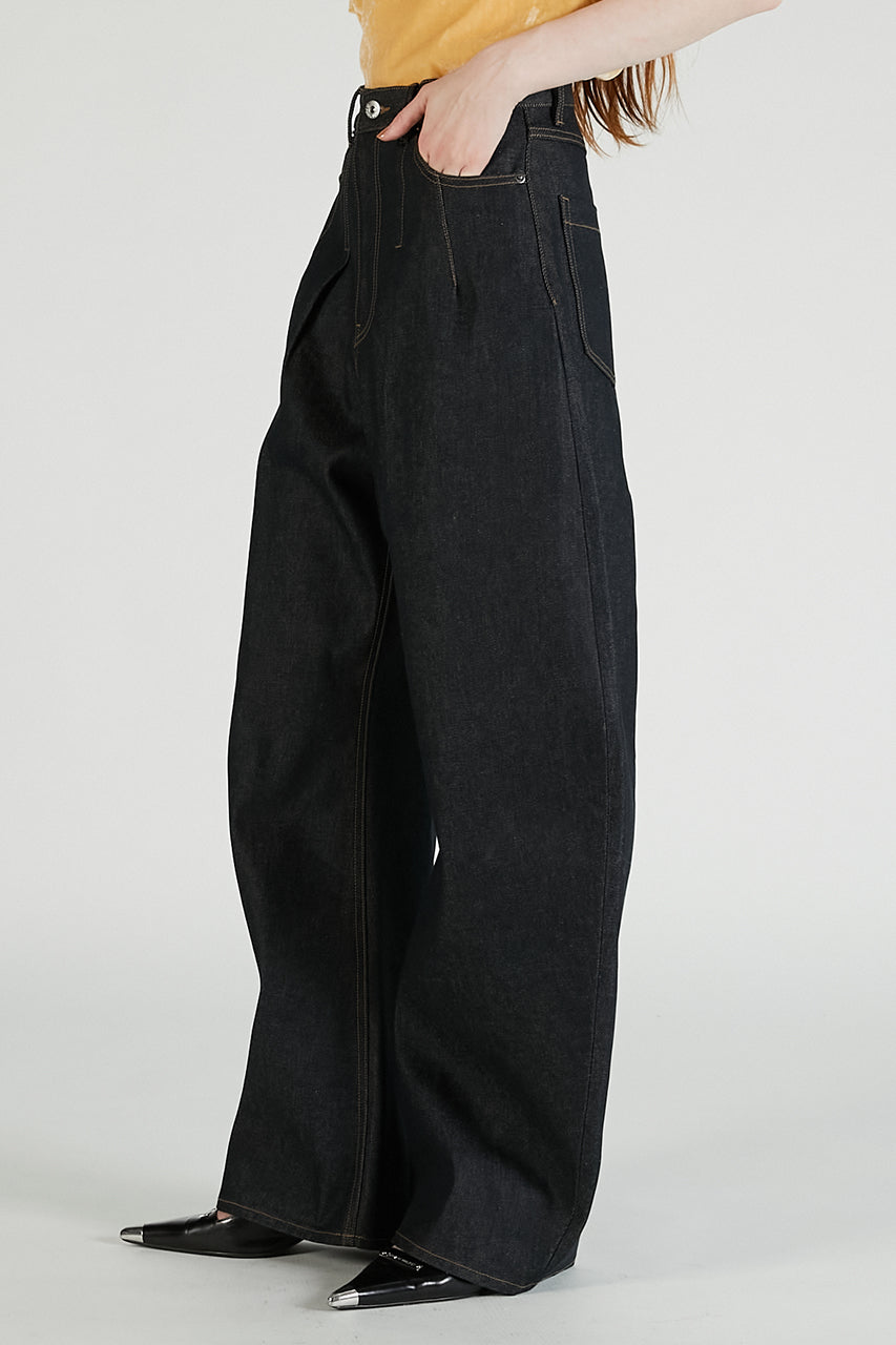 High-waisted Curved Denim - PRE ORDER