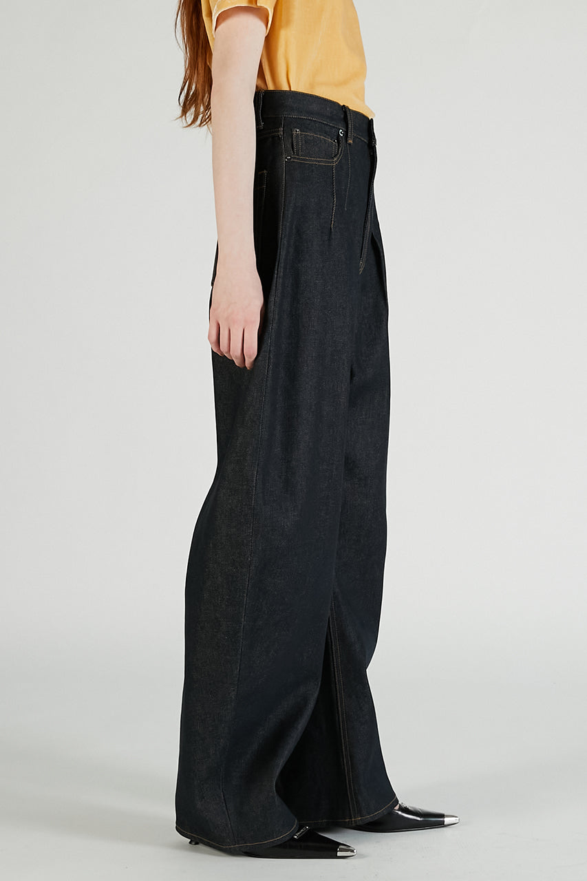 High-waisted Curved Denim - PRE ORDER