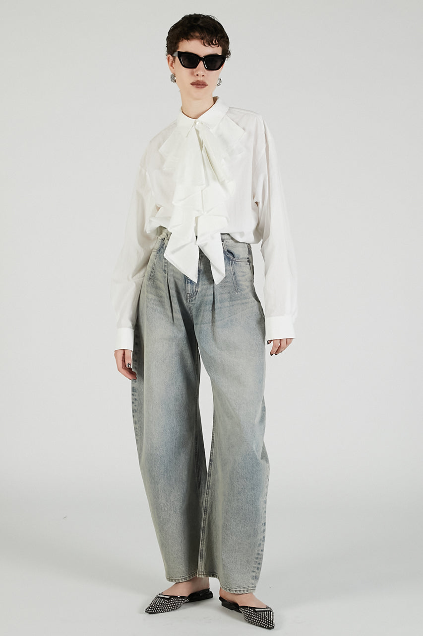 High-waisted Curved Denim - PRE ORDER