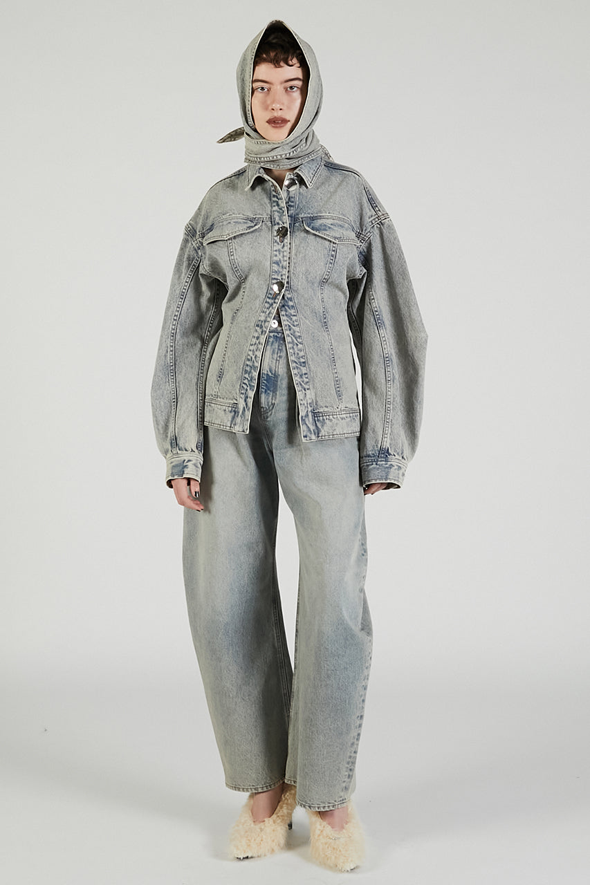 High-waisted Curved Denim - PRE ORDER