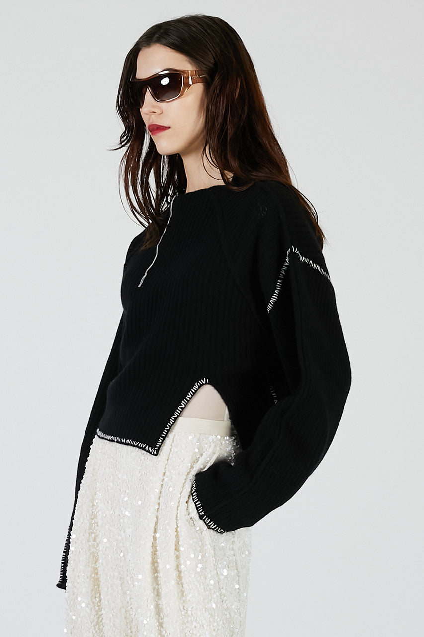 Stitched over-the-shoulder knit - 2025 AUTUMN