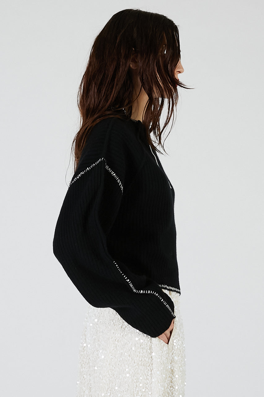 Stitched over-the-shoulder knit - 2025 AUTUMN