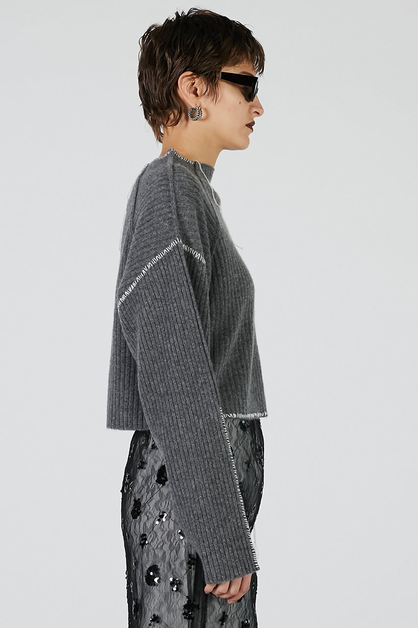 Stitched over-the-shoulder knit - 2025 AUTUMN