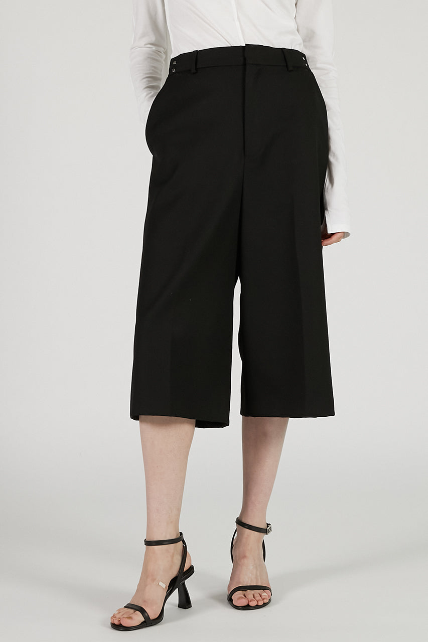 Low-crotch Bermuda Pants