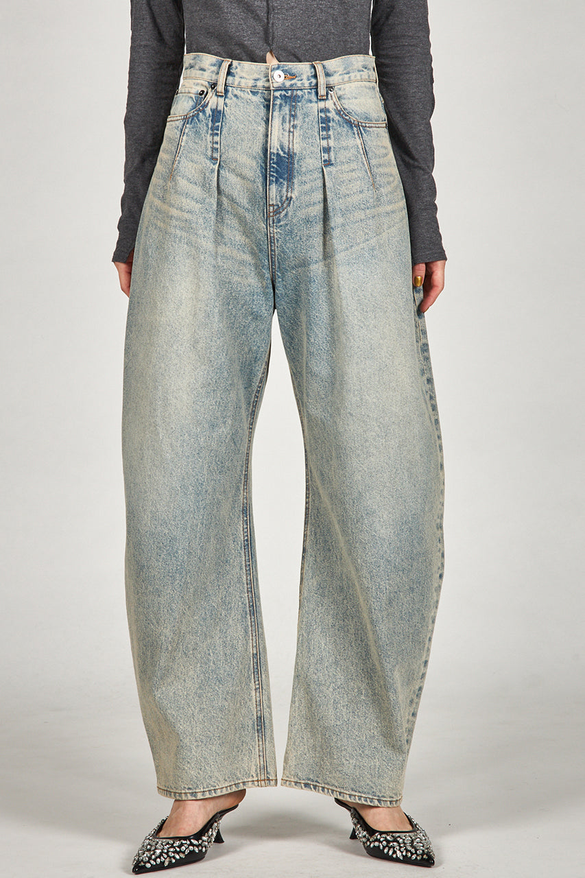 High-waisted Curved Denim - PRE ORDER