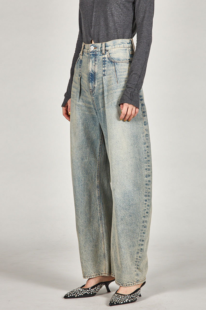 High-waisted Curved Denim - PRE ORDER