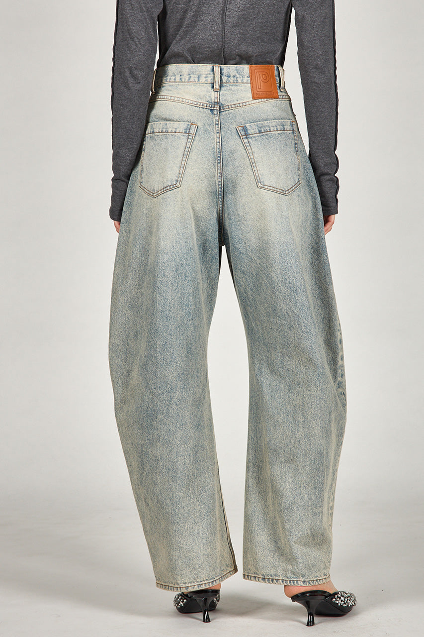 High-waisted Curved Denim - PRE ORDER