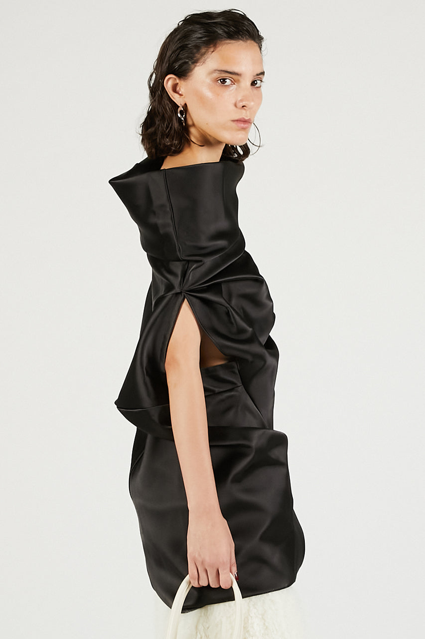 Moulded Top Black Sateen