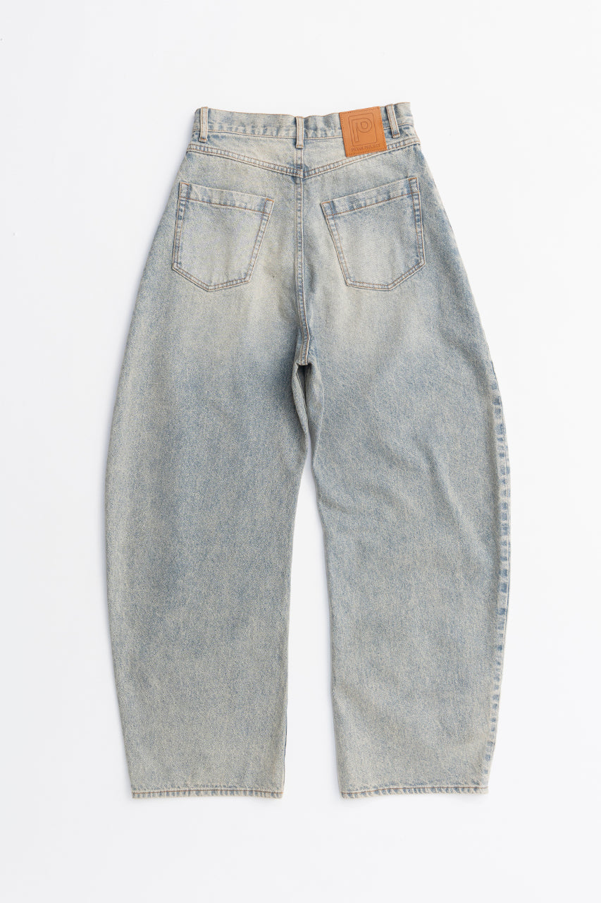 High-waisted Curved Denim - PRE ORDER