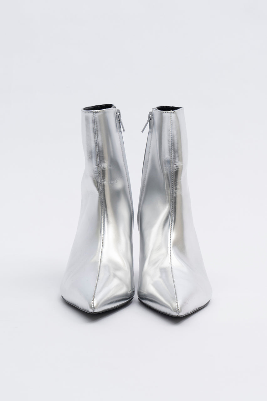 Pointed-toe Short Boots