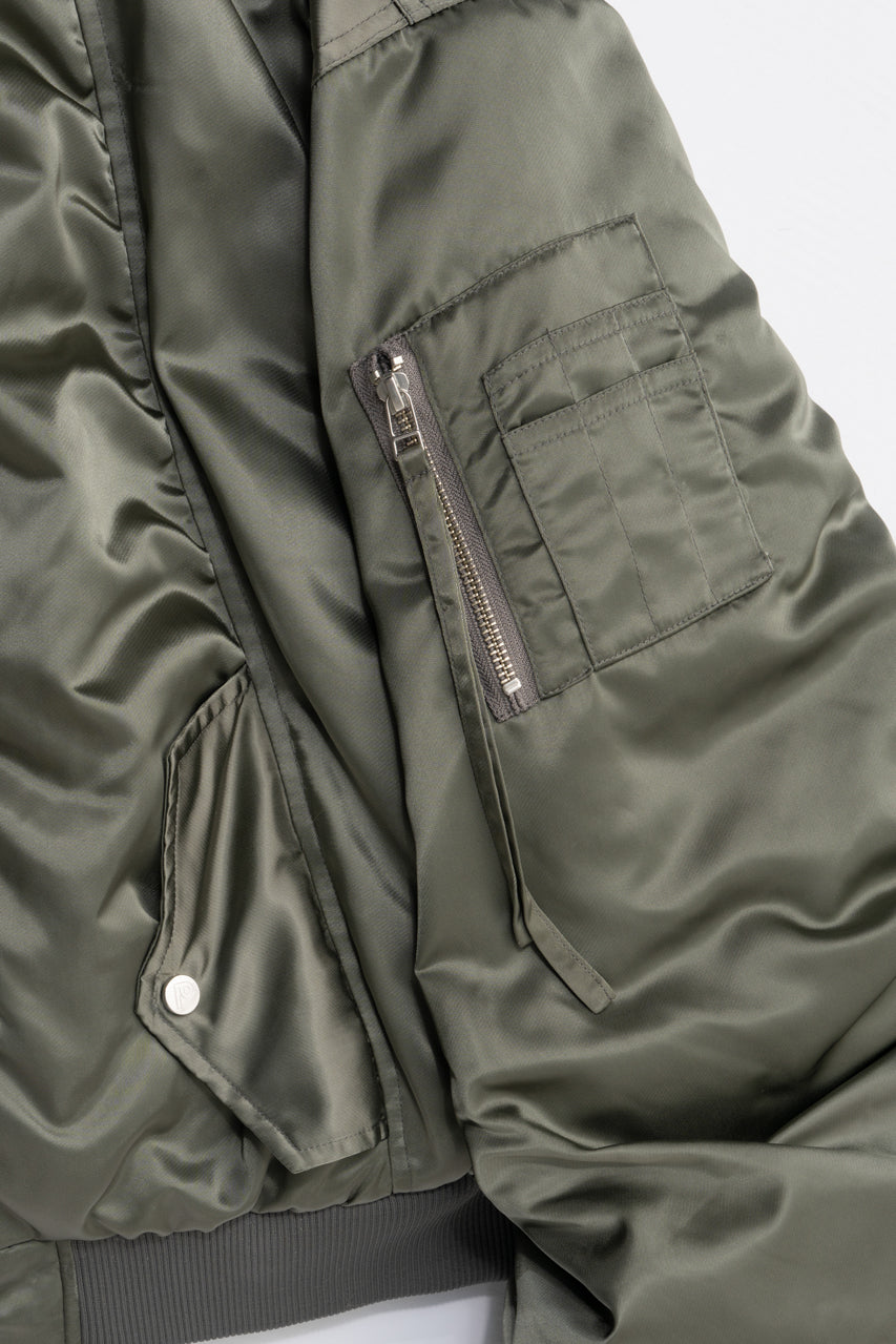 Reversible fur MA-1