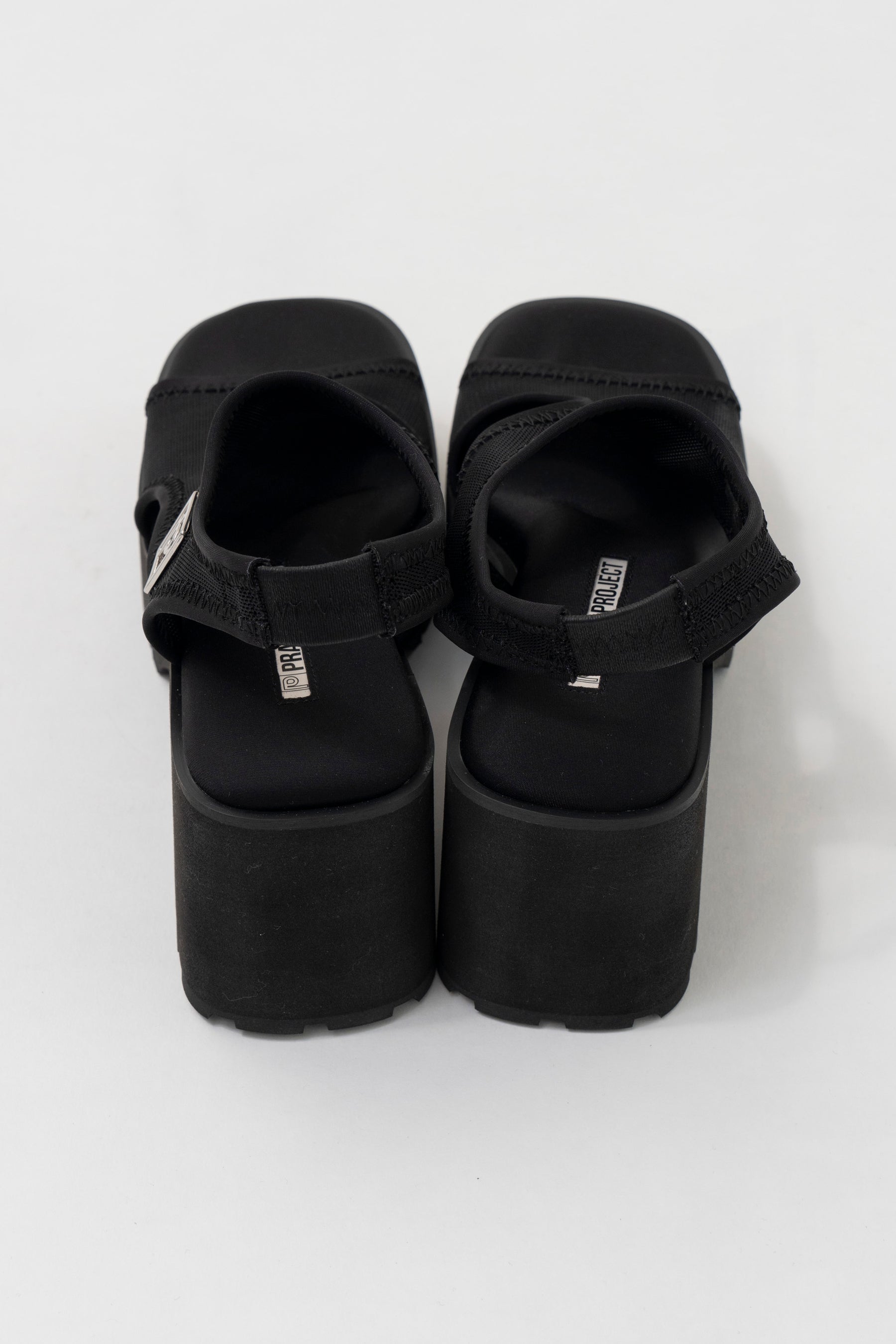 Mesh Mold Sandals