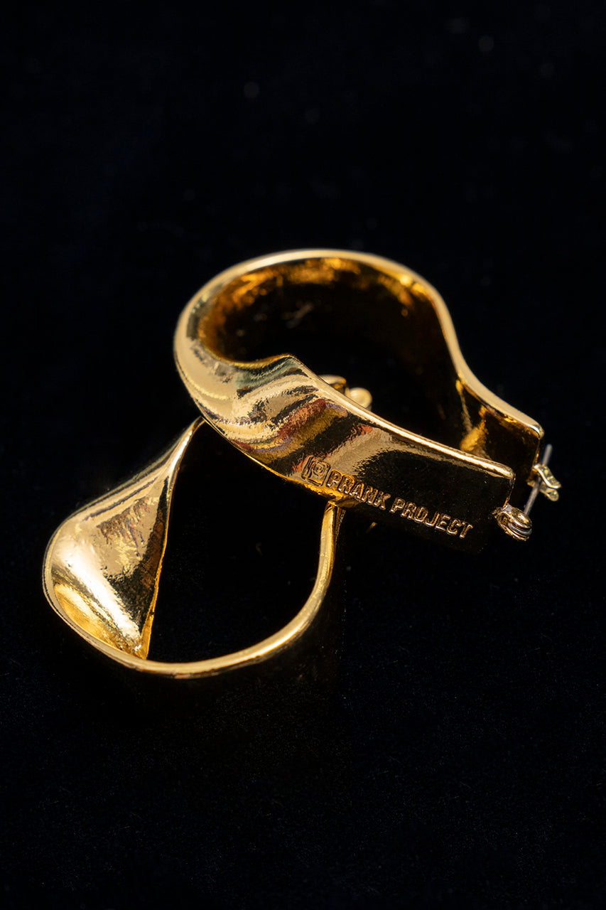 24k COATED LOGO PLATE TWISTED EARRINGS