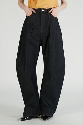 High-waisted Curved Denim - PRE ORDER