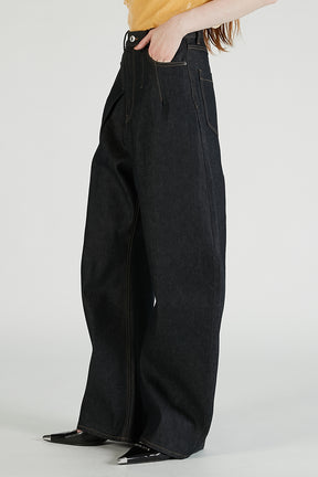 High-waisted Curved Denim - PRE ORDER