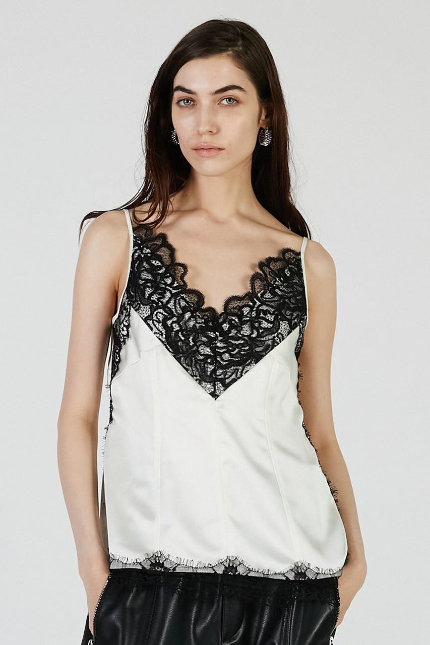 キャミソール 「2025Autumn Pre-Order」レースカットアウトキャミトップ / Lace Cut-Out Camisole Top Lace Cut-Out Camisole Top - 2025 AUTUMN