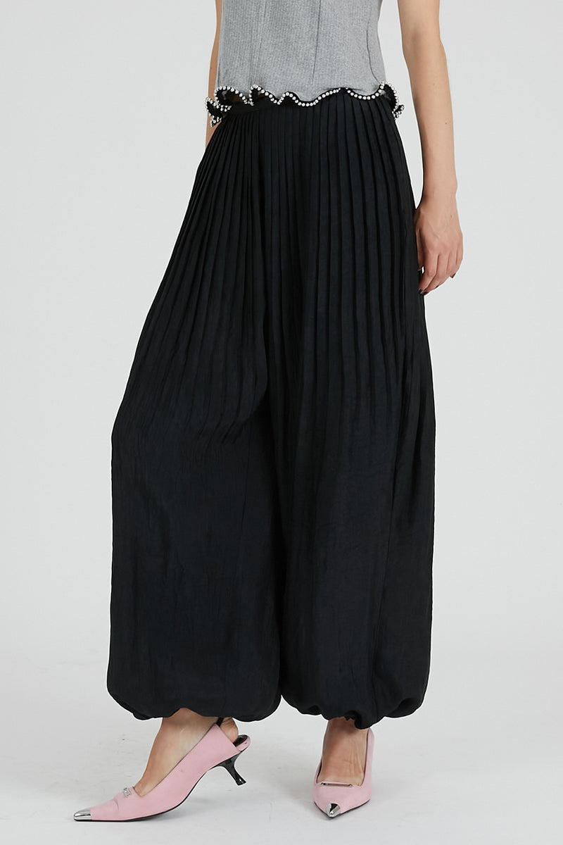 Pleated balloon pants