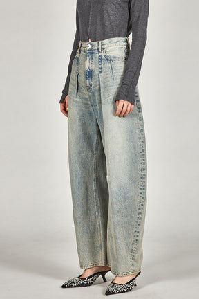 High-waisted Curved Denim - PRE ORDER