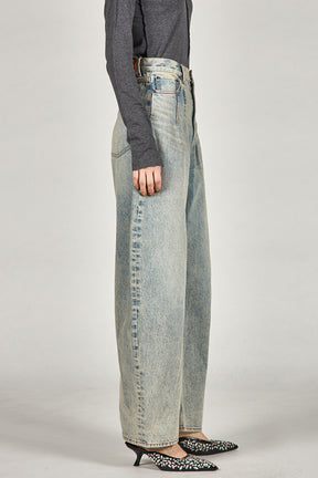 High-waisted Curved Denim - PRE ORDER