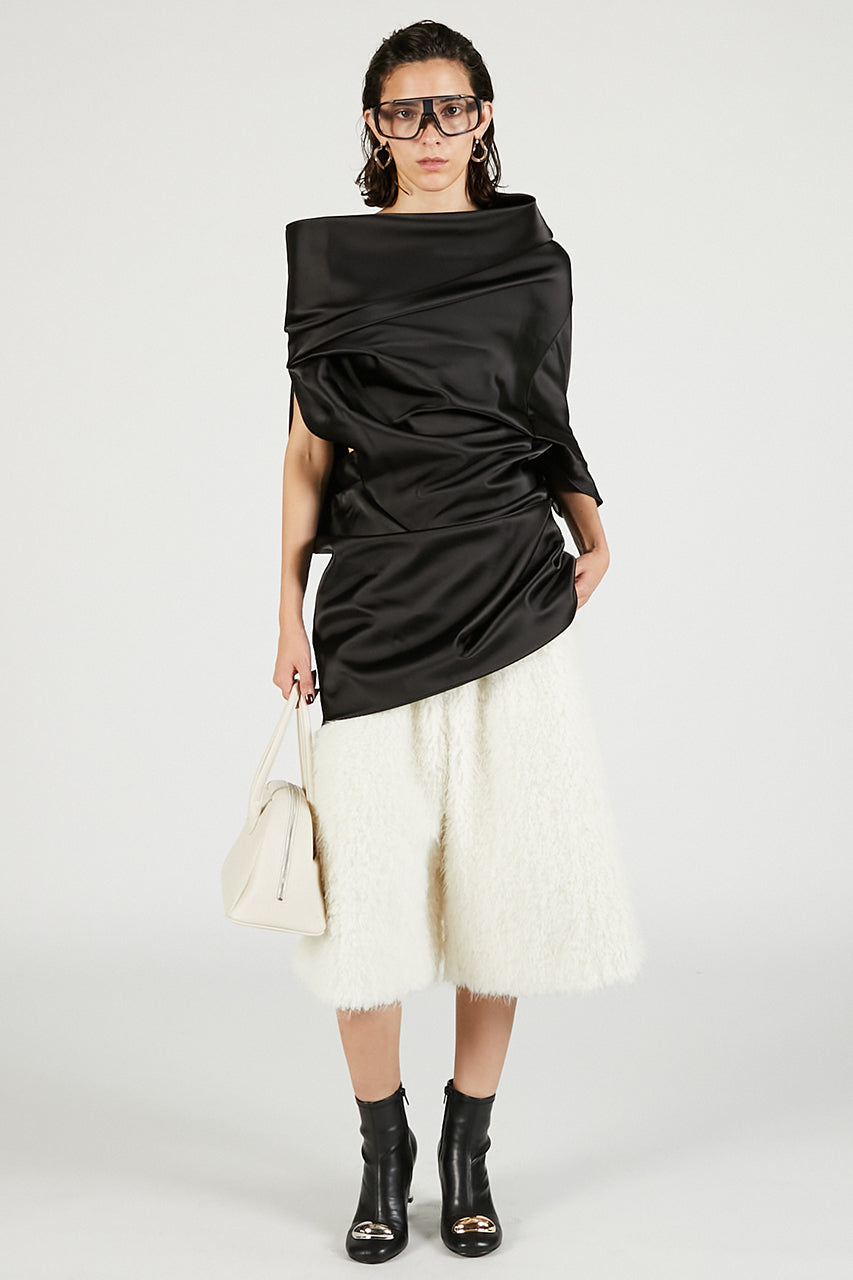 Moulded Top Black Sateen