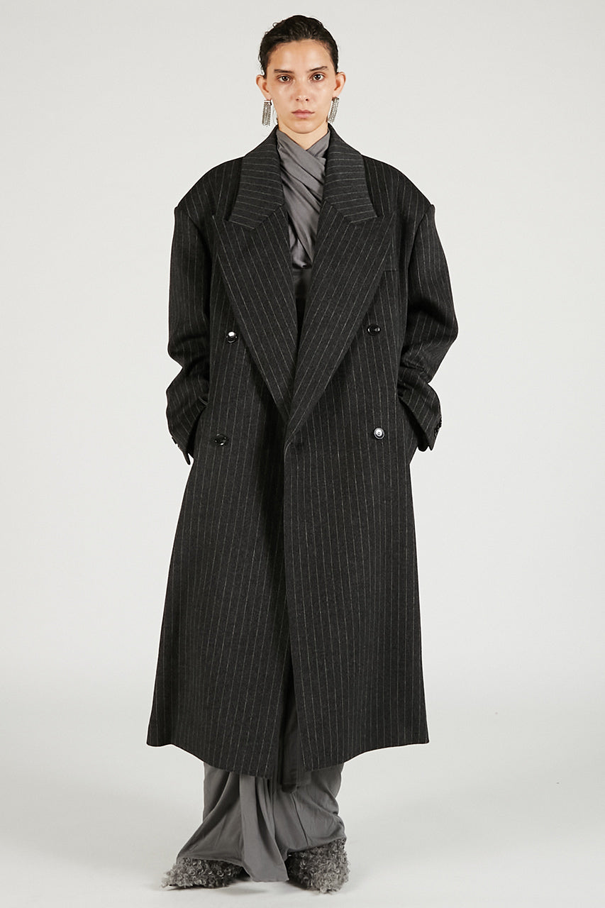 C.GRY
H:175cm