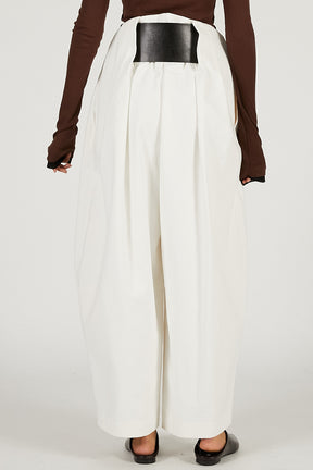 High-Waist Belted Tuck Pants - 2026 SPRING