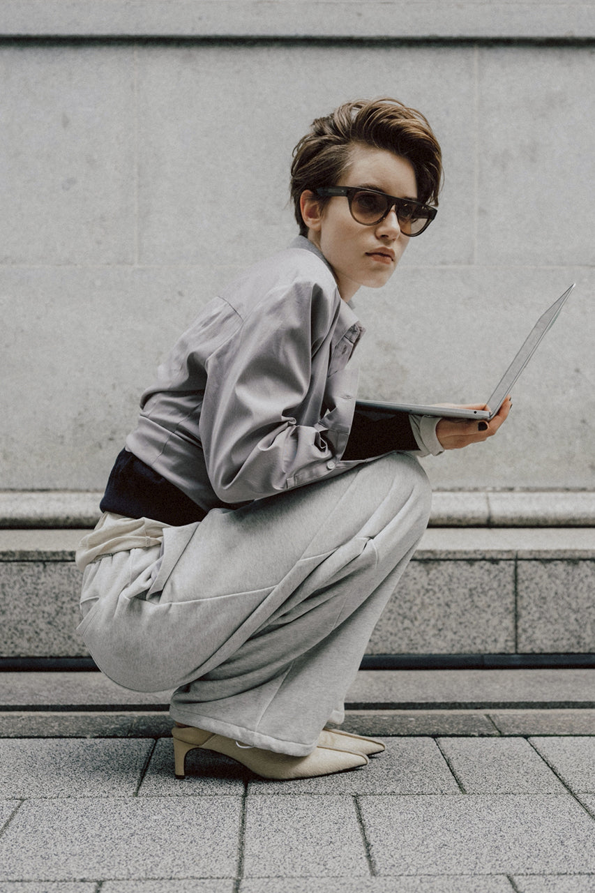 【AYUMI HAMAMOTO COLLABORATION】Shoulder Pad High-Stretch Broadcloth Shirt - PRE ORDER