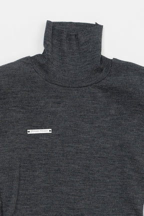 [Weboff Part number] Ribbed Turtleneck