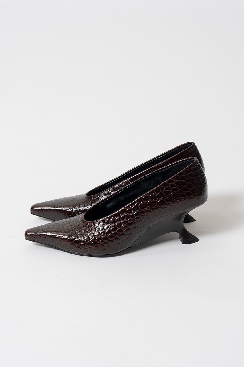 Crocodile-Embossed Curve Wedge Pumps - 2026AUTUMN