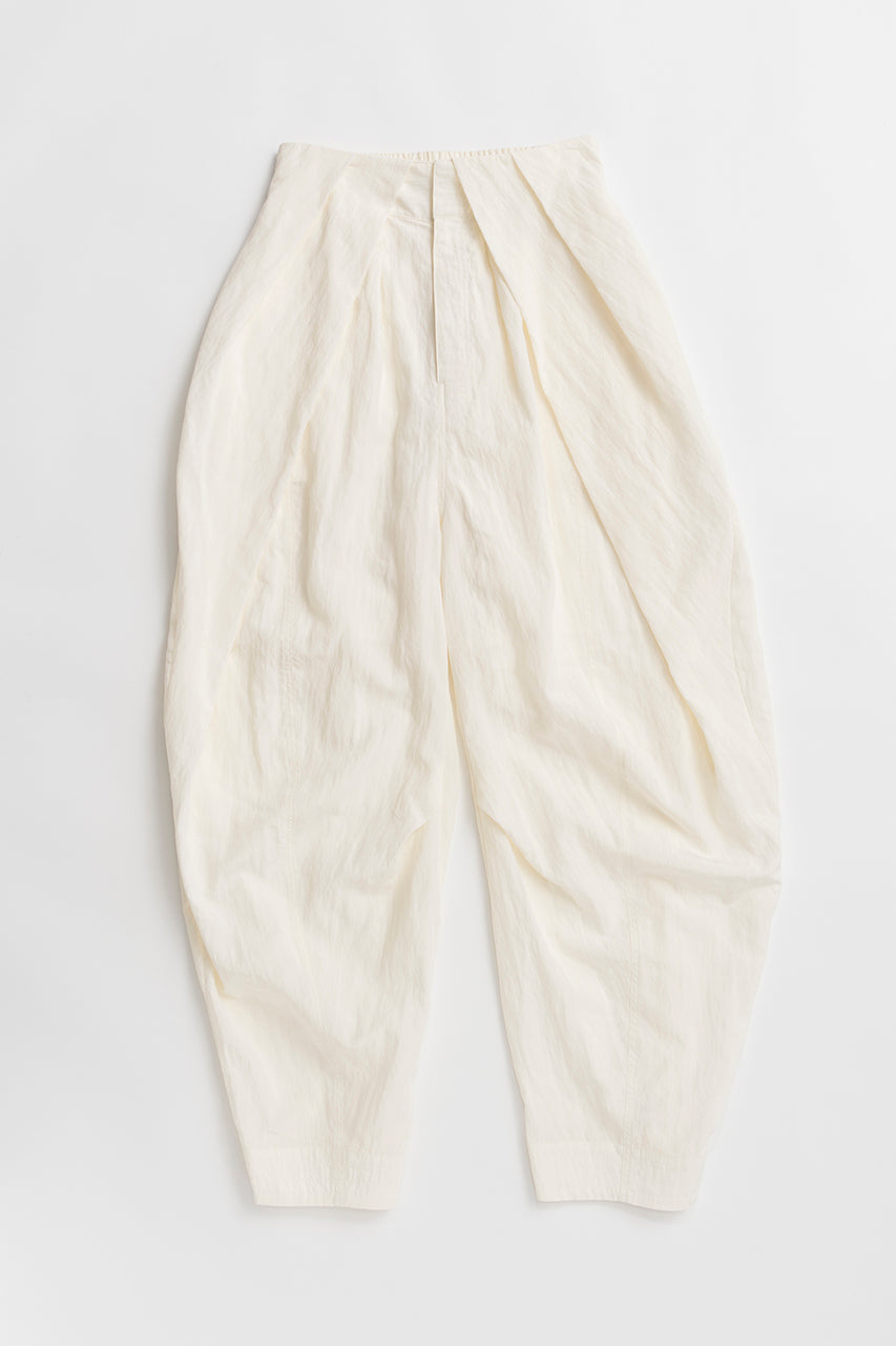 Tuck Form Volume Pants