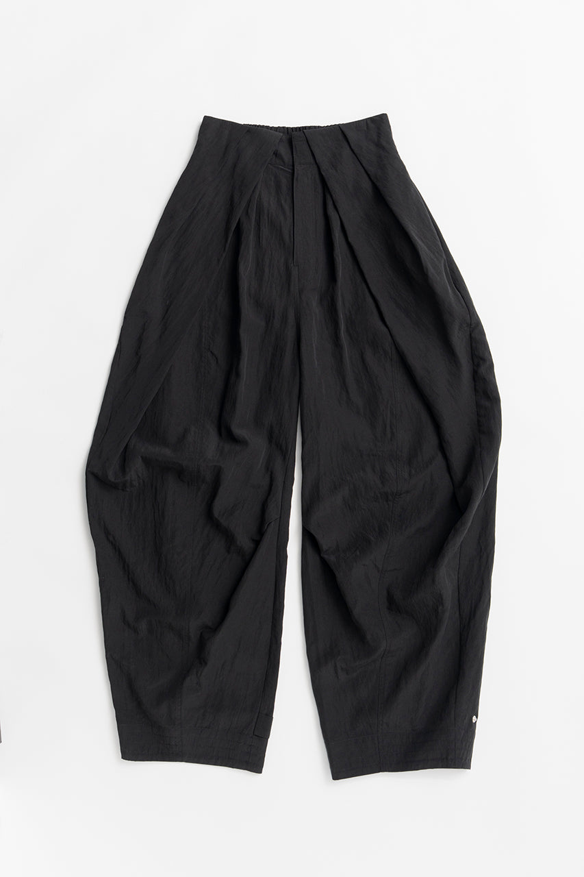 Tuck Form Volume Pants