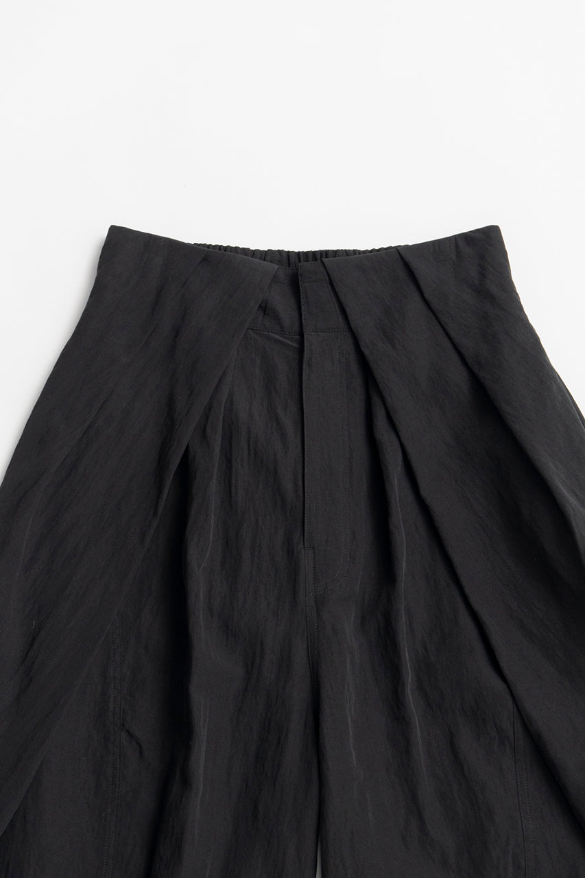 Tuck Form Volume Pants