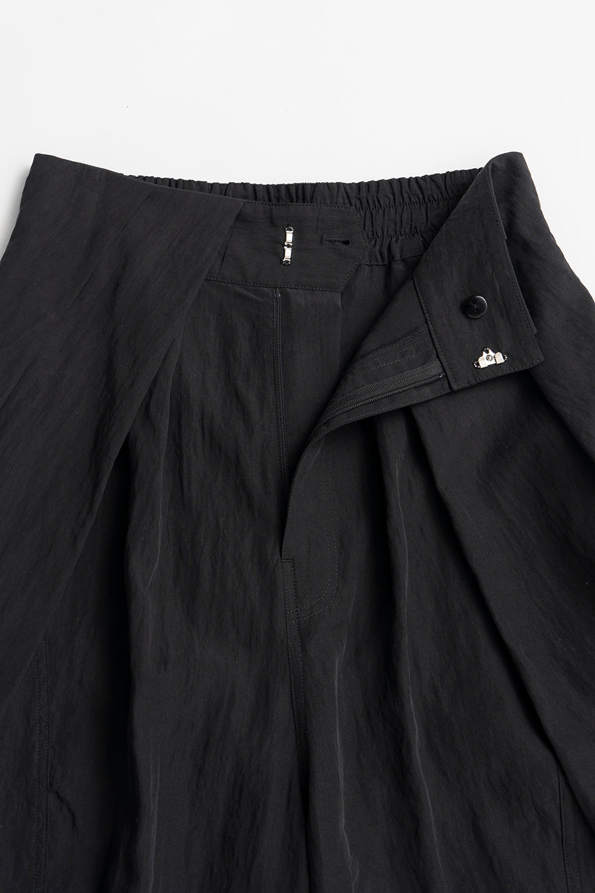 Tuck Form Volume Pants