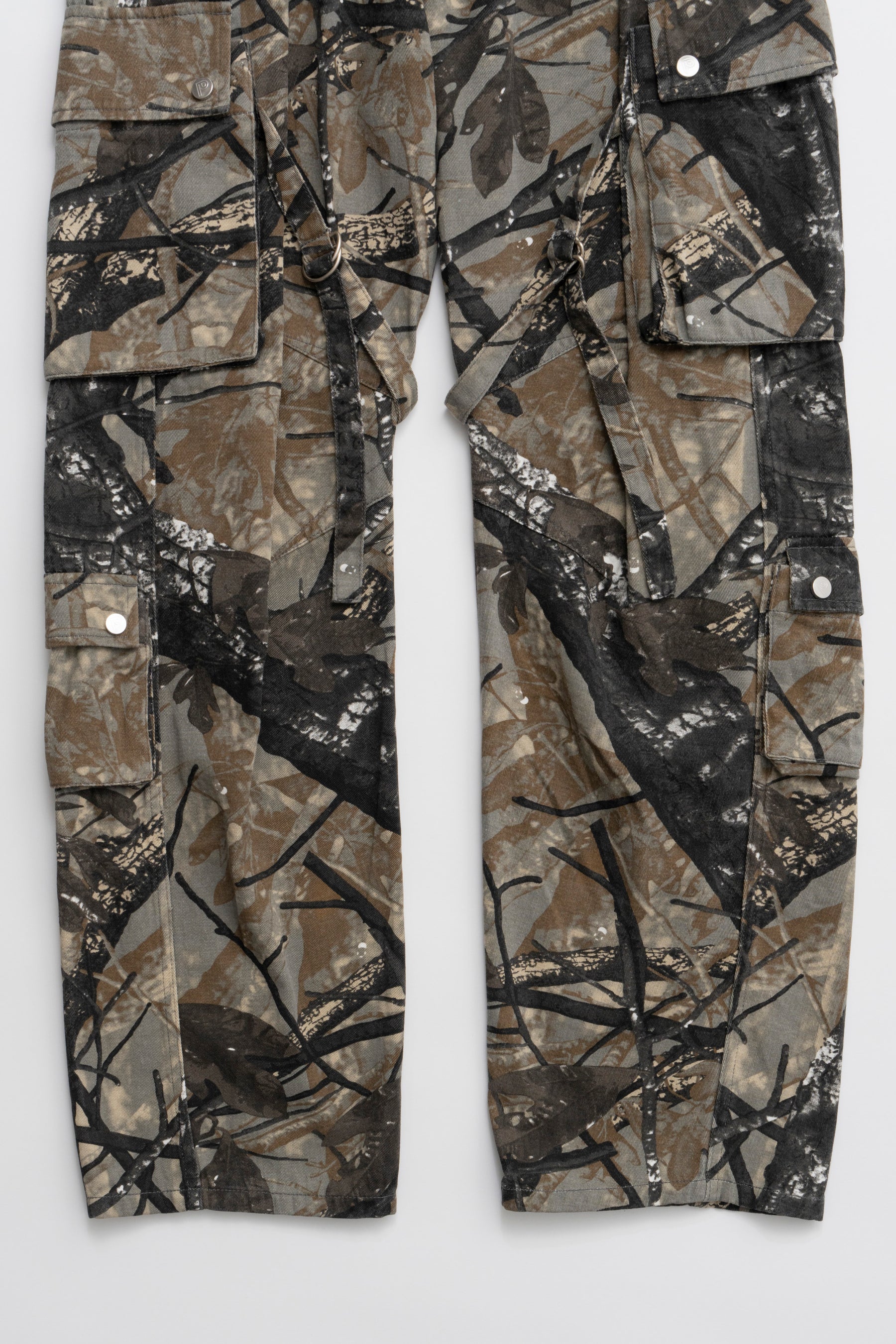 【25 SPRING PRE ORDER】Camo Barrel Leg Cargo Pants