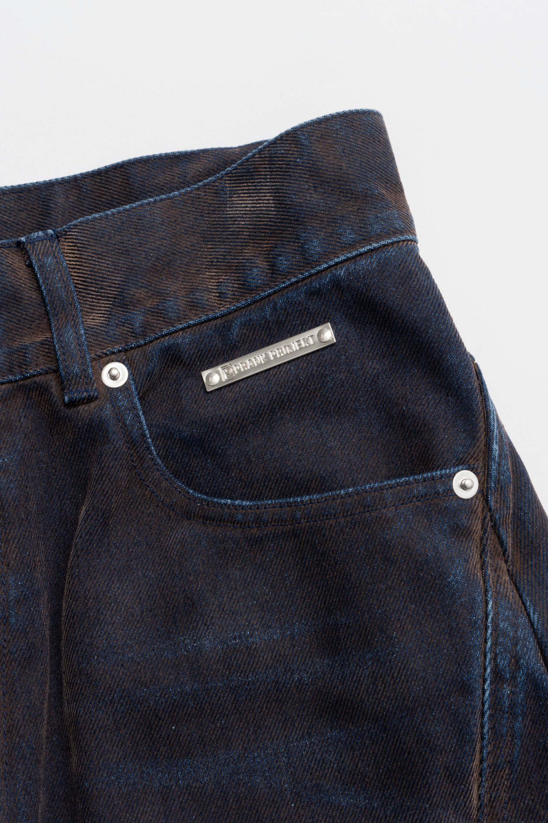 【25 SPRING PRE ORDER】Curved Line Flocked Denim