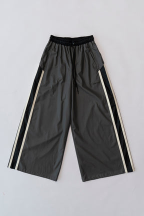 【SALE】Synthetic Leather Side Line Track Pants