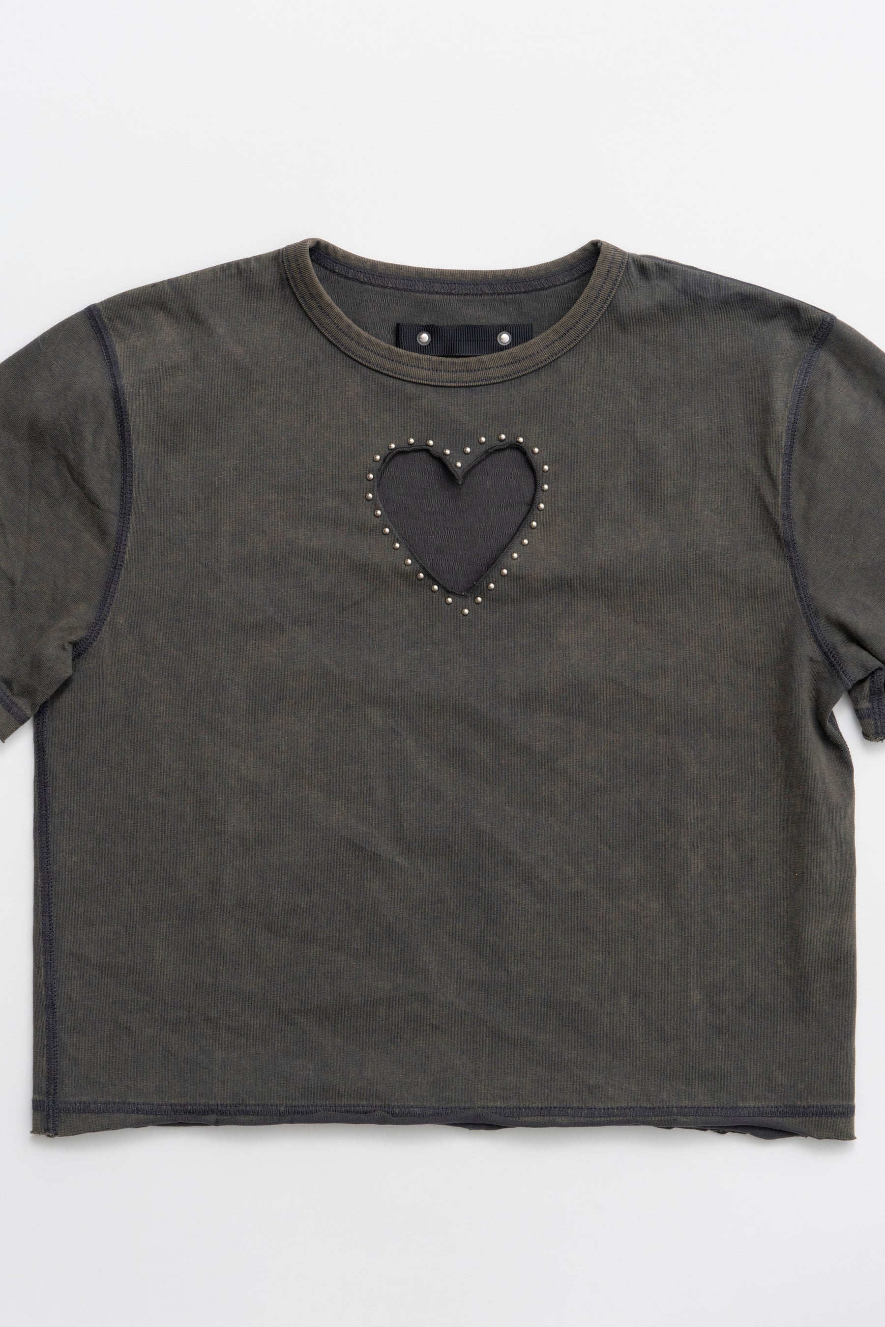 【25 SPRING PRE ORDER】Heart Studs TEE