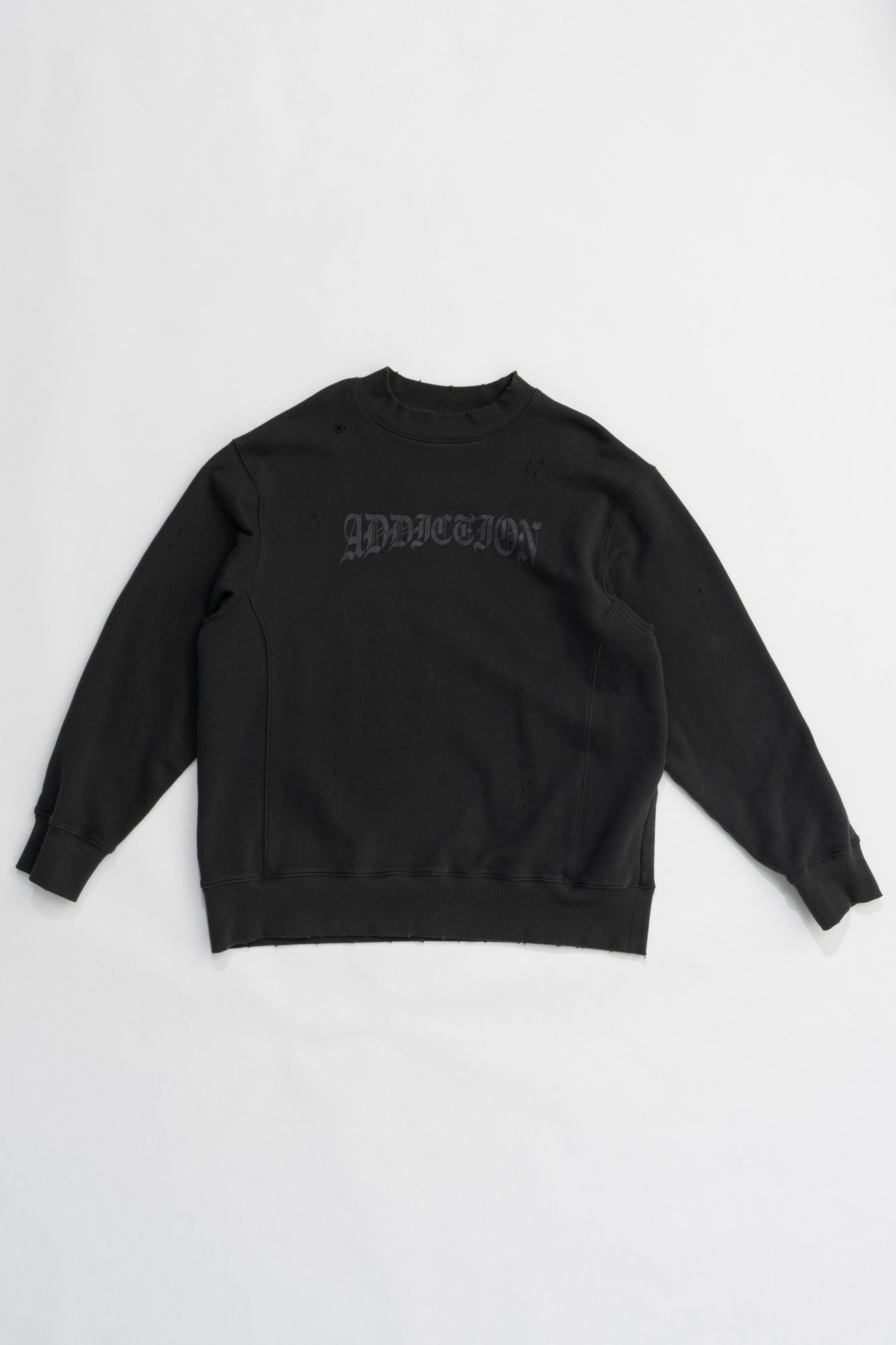 【24WINTER PRE ORDER】Crack Logo Damaged Sweatshirt