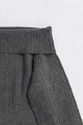 Off-Shoulder Knit - 2025 WINTER