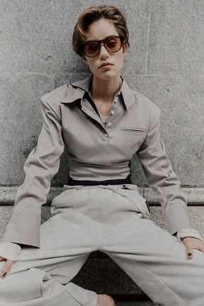 【AYUMI HAMAMOTO COLLABORATION】Shoulder Pad High-Stretch Broadcloth Shirt - 2026AUTUMN