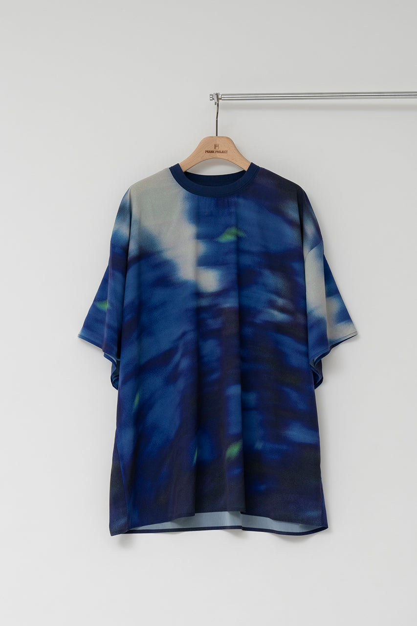 【SALE】 Abstract Printed Over Tops